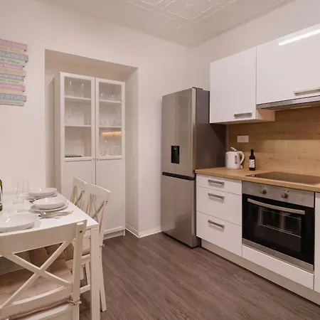 Apartment Secret Corner *